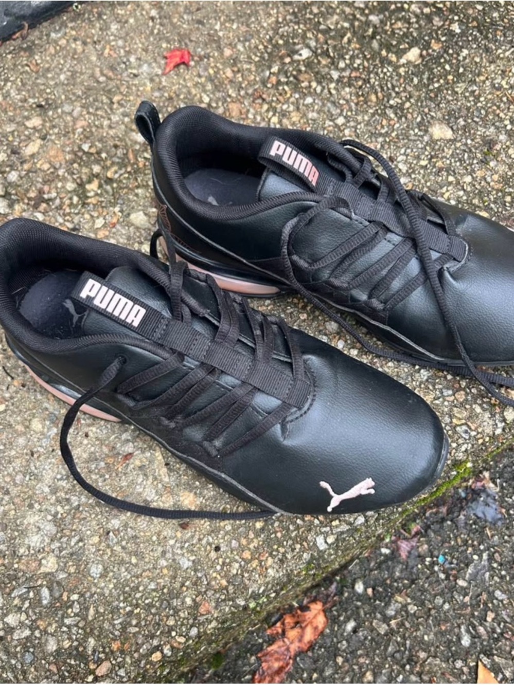 Puma women’s Louts size 10, worn 3 times